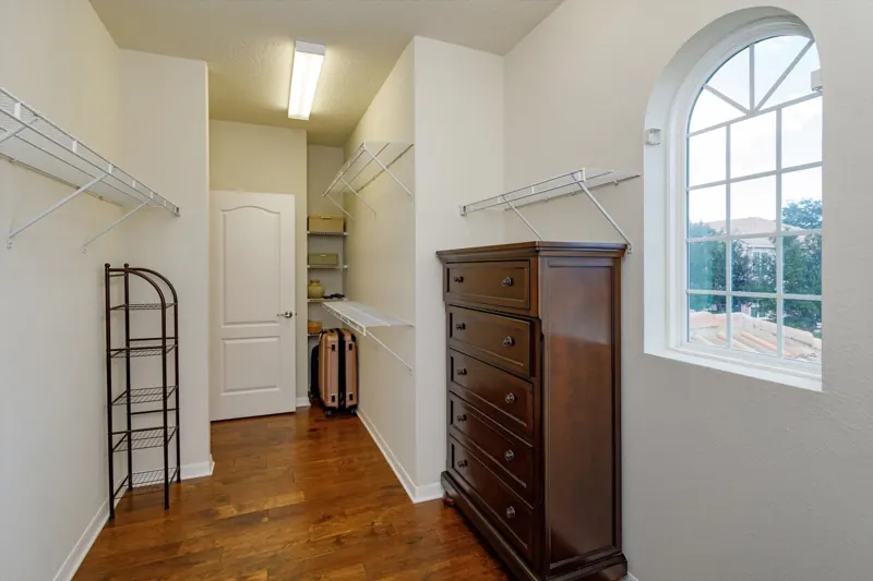 Walk in closet