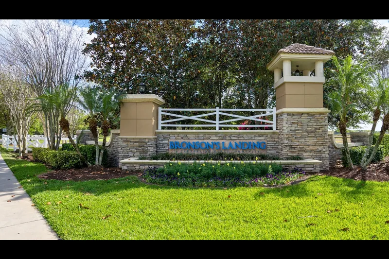 Bronson's Landing gated entrance on Lake Apopka, Winter Garden FL 34787